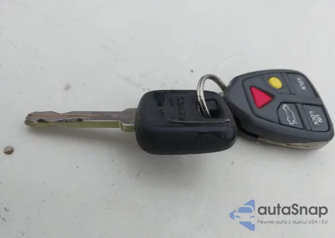 2001 Volvo V70 2.4/2.4 M Sr (Discontinued) z USA, uszkodzony, nr VIN YV1SW61R412105454